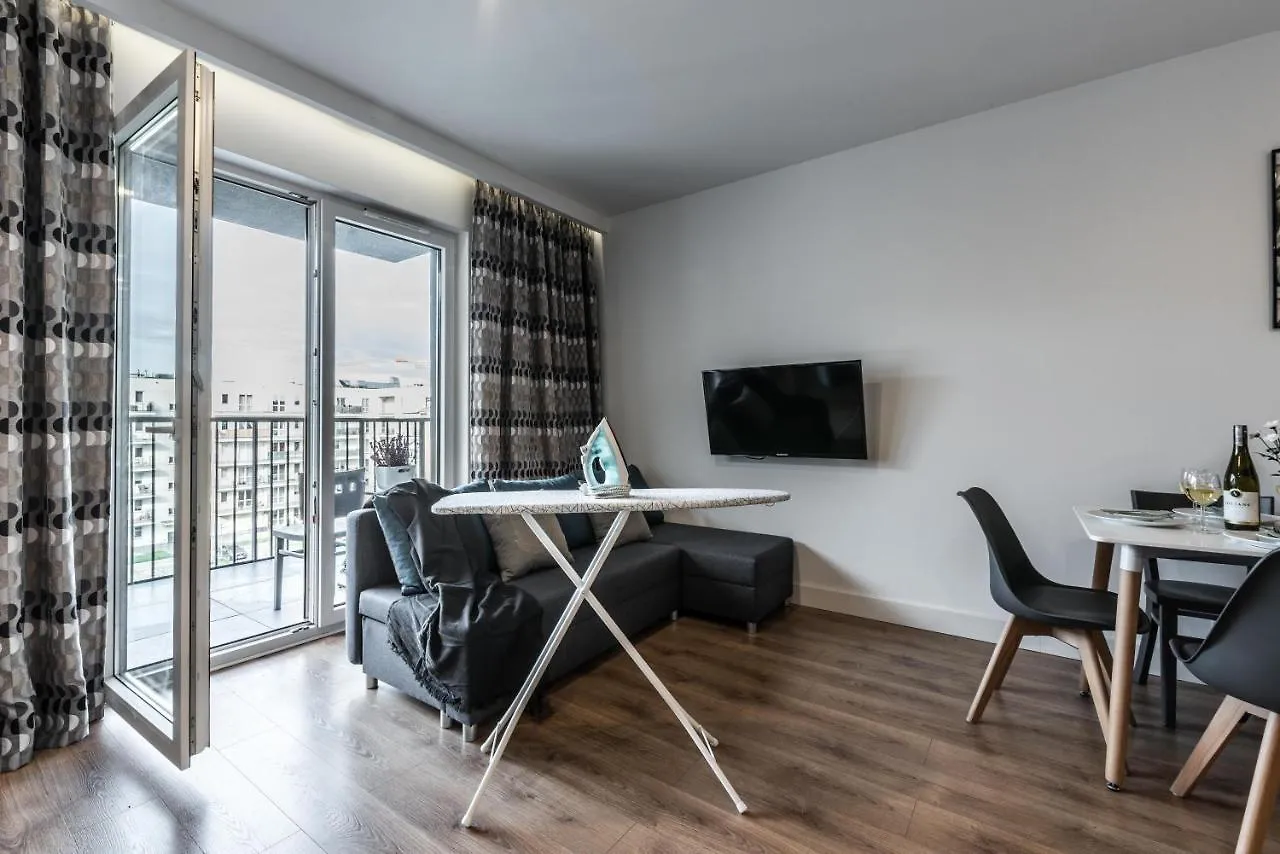 Apartament Targi Z Garazem I Silownia Daire Poznan Polonya